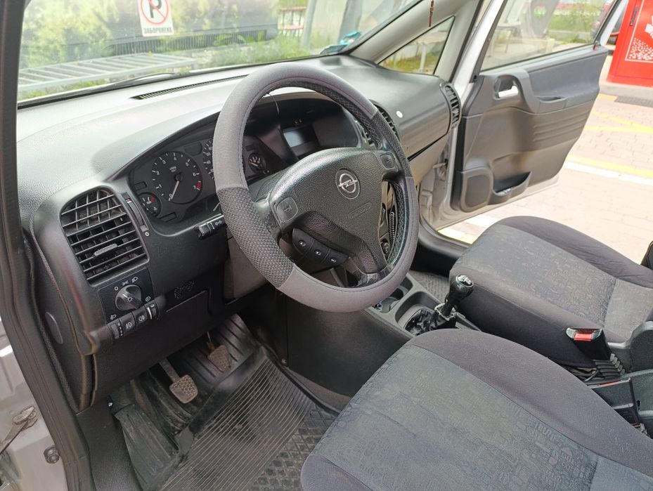 Авто Opel Zafira A