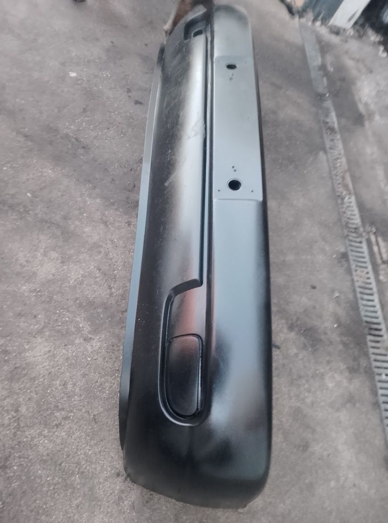 VW T4 Zderzak przód model przed liftingiem ładny stan
