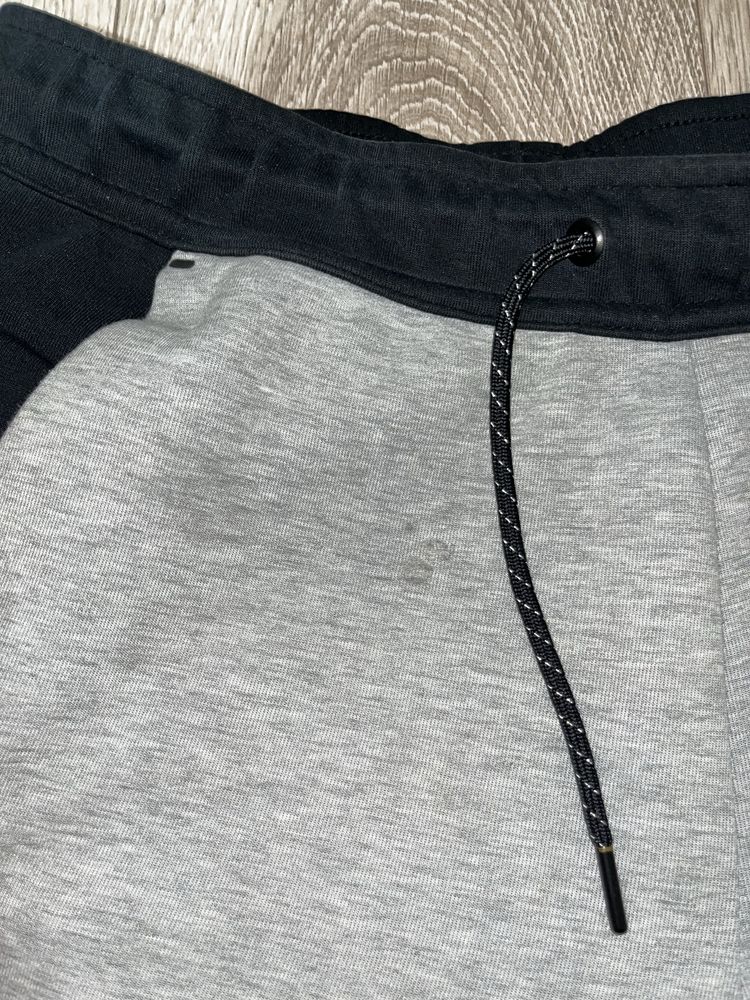 spodnie nike tech fleece