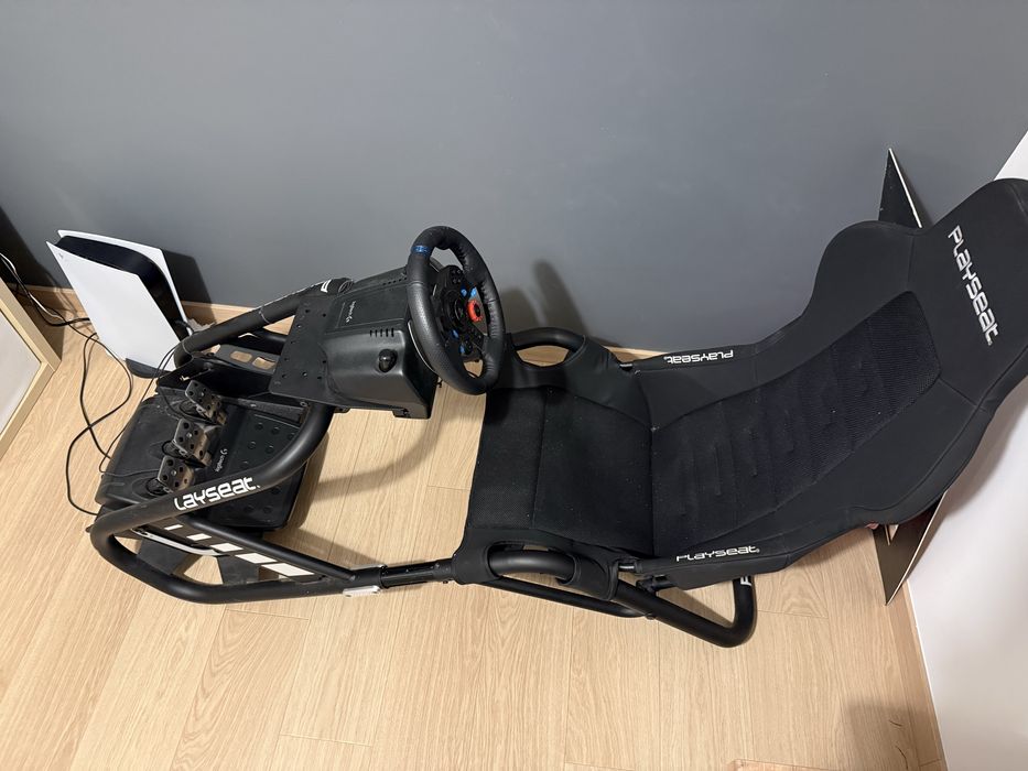 Fotel Playseat + kierownica Logitech G29