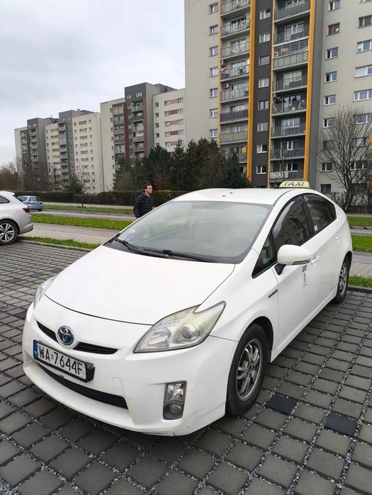 Toyota Prius Toyota Prius 2012 – hybryda, niezawodna i bardzo oszczędna.