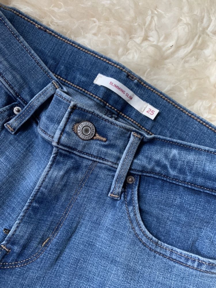 Calças Levi’s NOVAS tamanho 25