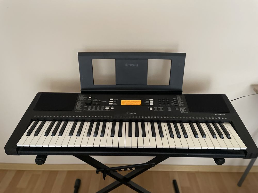 Keyboard Yamaha PSR E363 z statywem