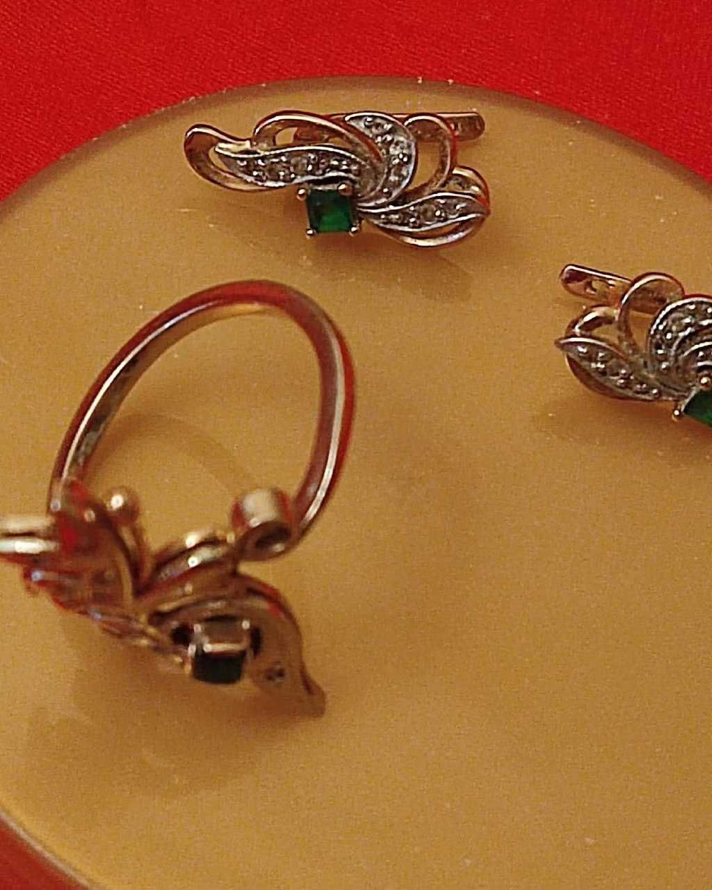 Золотой комплект СССР кольцо и серьги шикарный комплект.