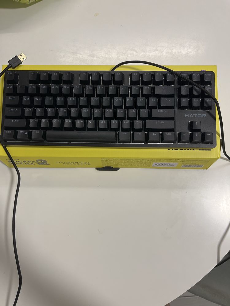 Продам клавіатуру Hator rockfall mecha tkl 2
