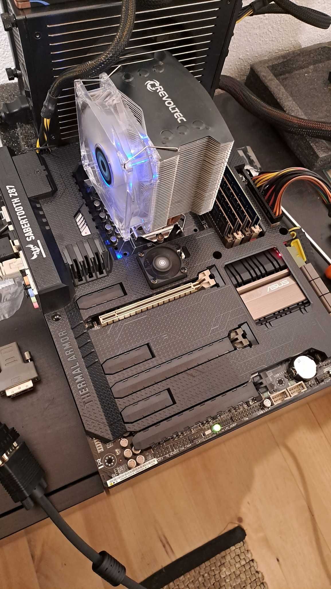 Bundle Core i5-4590 / Board Asus Z87 Sabertooth / 20GB DDR3 Hynix