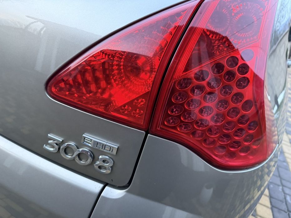 PEUGEOT 3008 пробіг 197 тис км