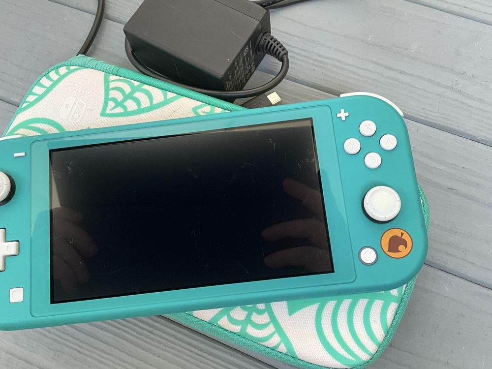 Nintendo switch lite animal crossing edition