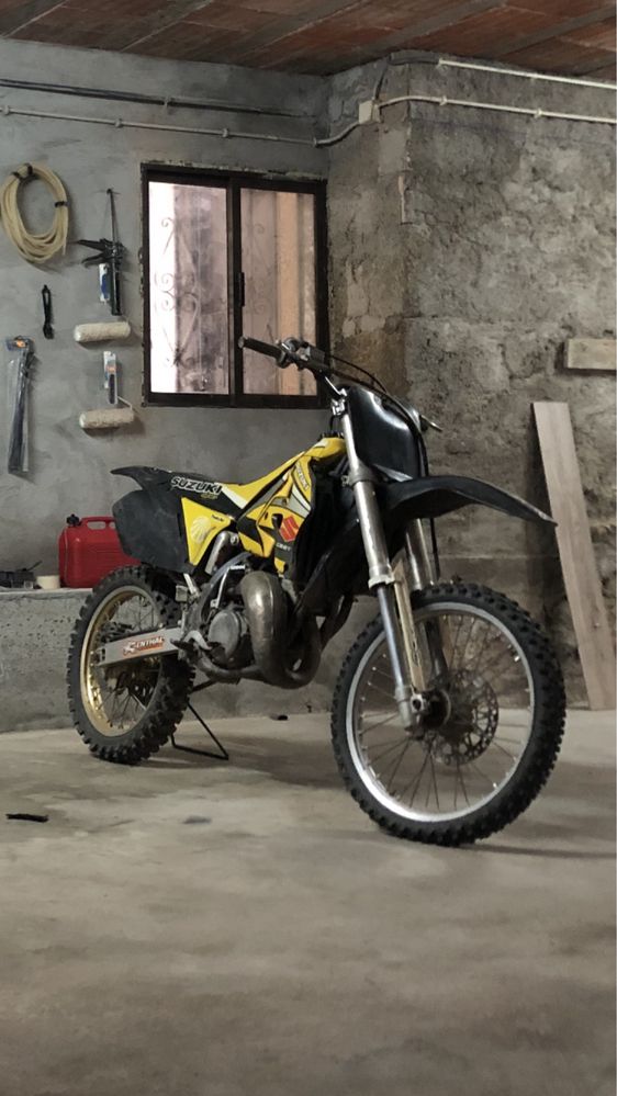 Suzuki rm125