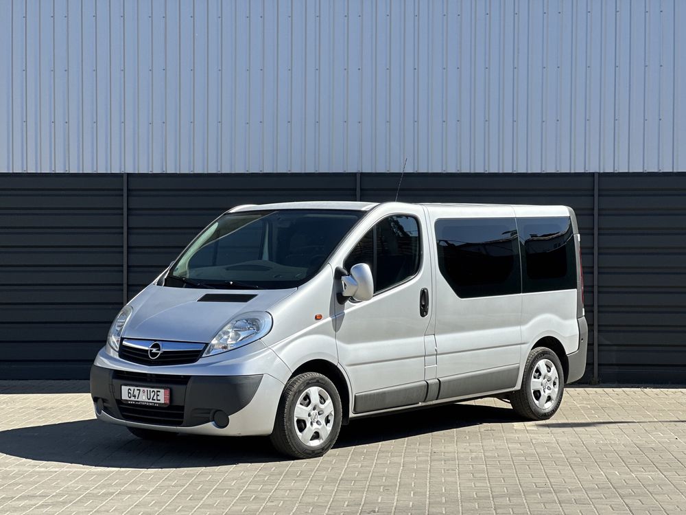 Opel Vivaro Passenger