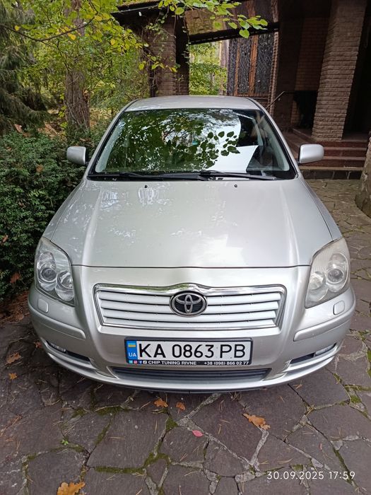 Тойота авенсіс т 25