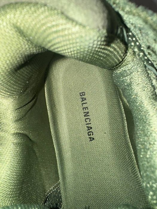 Balenciaga Runner Leather Free Khaki
42 size