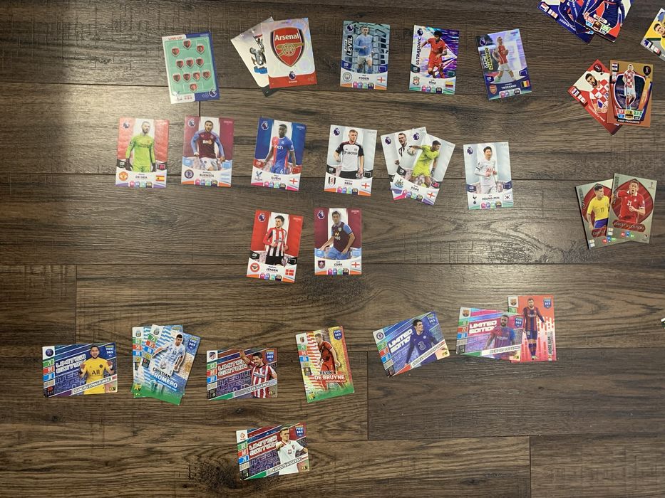 235 szt. Karty piłkarskie Panini Fifa 2018, 2022, 2023, 2024