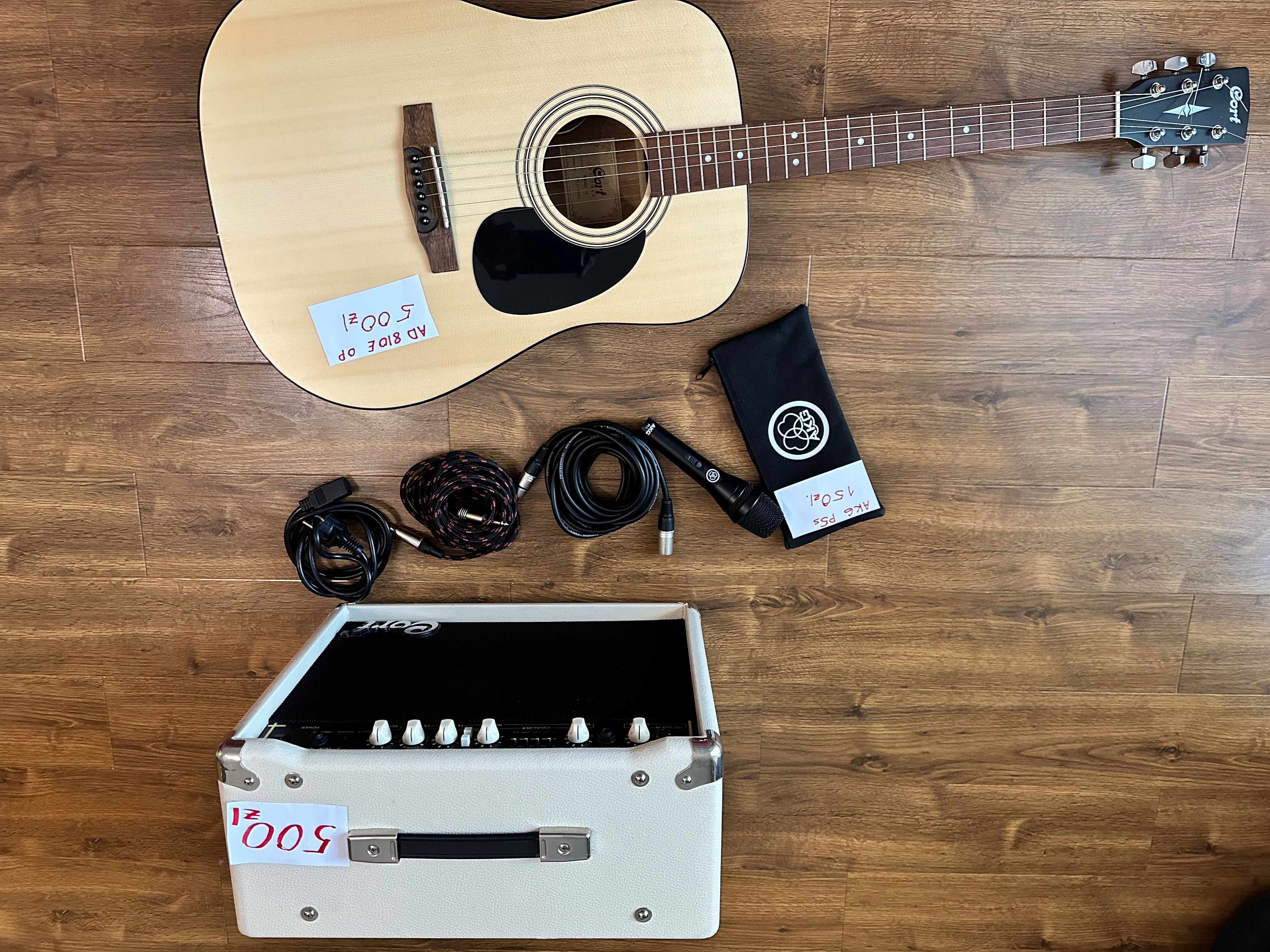 Sprzedaję zestaw: gitara elektroakustyczna, wzmacniacz i mikrofon.