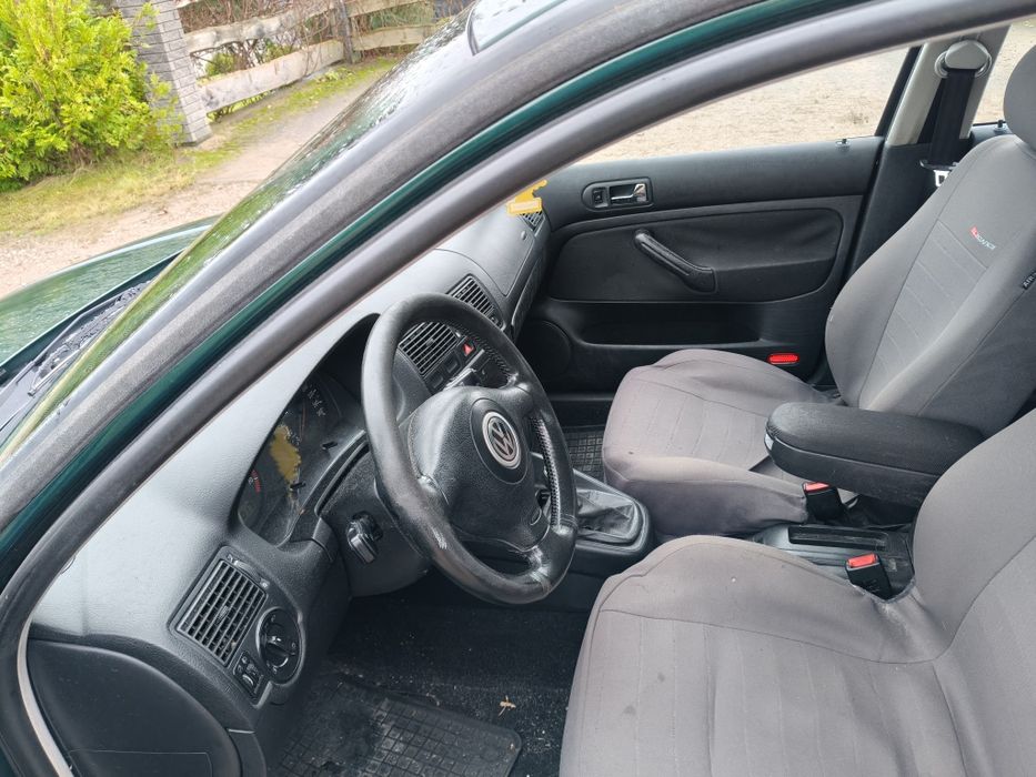 VW Golf 4 1.6 benzyna