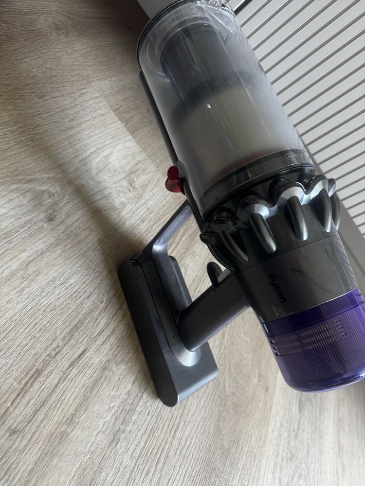 Odkurzacz pionowy Dyson V11 z wyswietlaczem