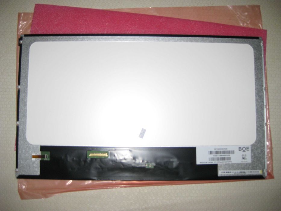 Display BOE 15,6" Glossy WXGA HD LED - NT156WHM-N50 - 40 pinos