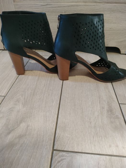 Buty na obcasie 41(27)