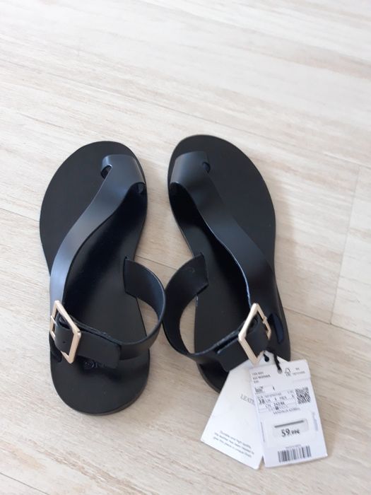 Sandálias pretas Mango