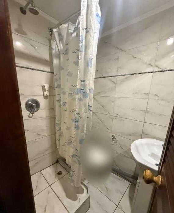 Продам гостинку неподалік метро Масельського (Масельского)