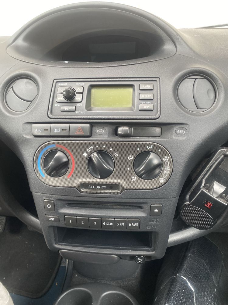 Toyota Yaris  1.0 VTTI de setembro de 2004