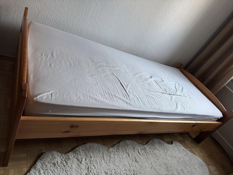 Łóżko - tapczan mlodziezowy z materacem