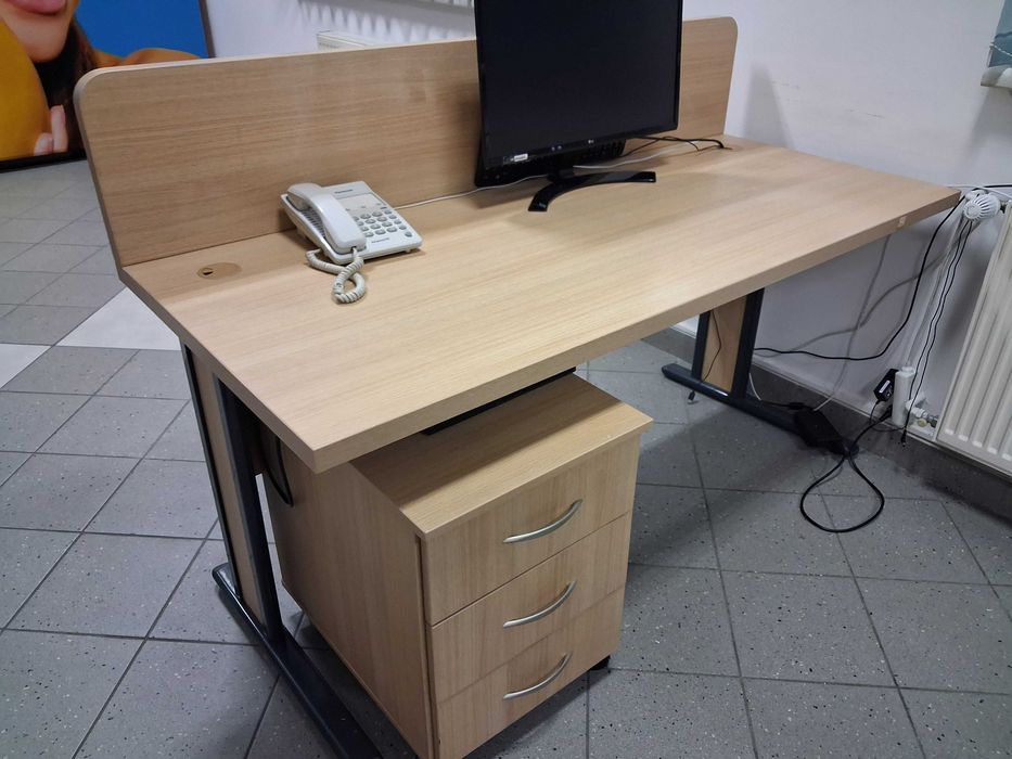 biurko komputerowe jasny dąb , z kontenerem