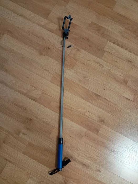 Selfie-stick przewodowy