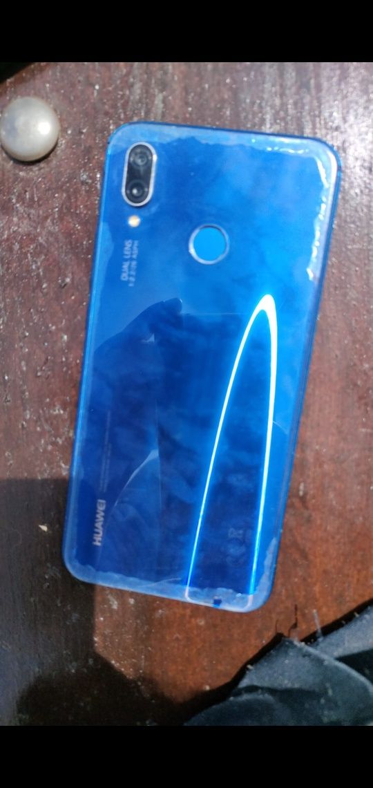 Huawei P20 lite 2mão partido mas funciona