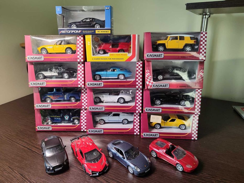 Моделі автомобілей KINSMART