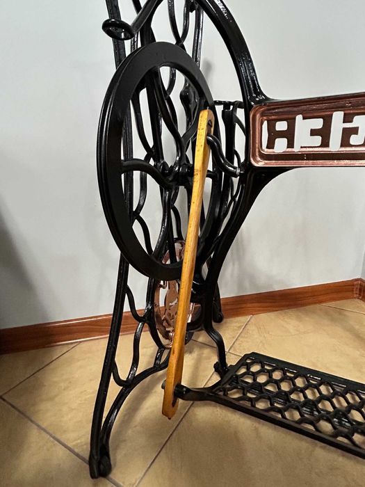 Podstawa - nogi maszyny do szycia SINGER