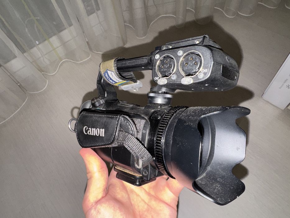Видеокамера Canon XA10