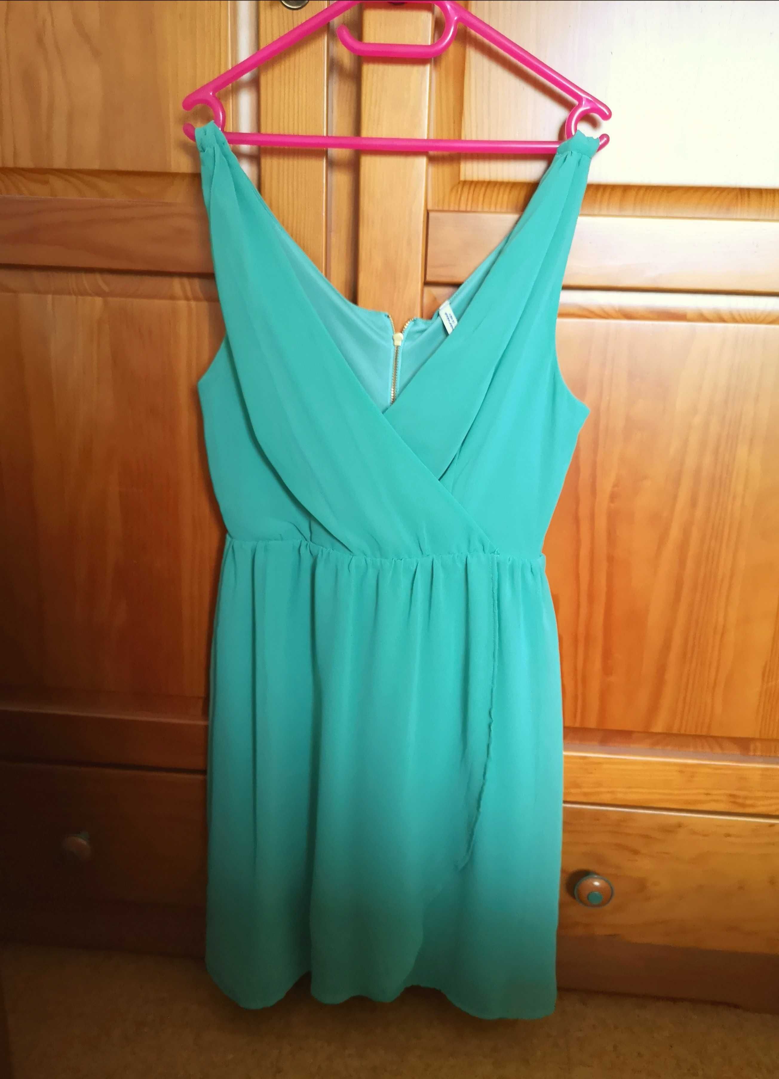 Vestido verde menta Stradivarius, tamanho S