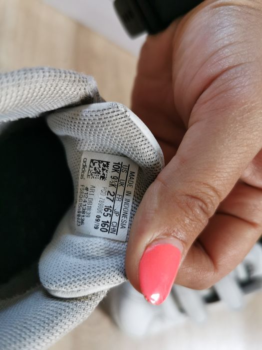 Buty sportowe Adidas dla dziewczynki r. 27