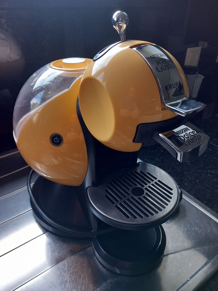Máquina de café cápsulas, Nescafé Dolce Gusto