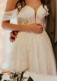 Suknia ślubna bogato zdobiona