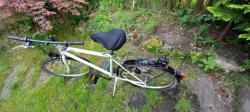 Rower miejski. Koła 25’. Przerzutki Shimano.