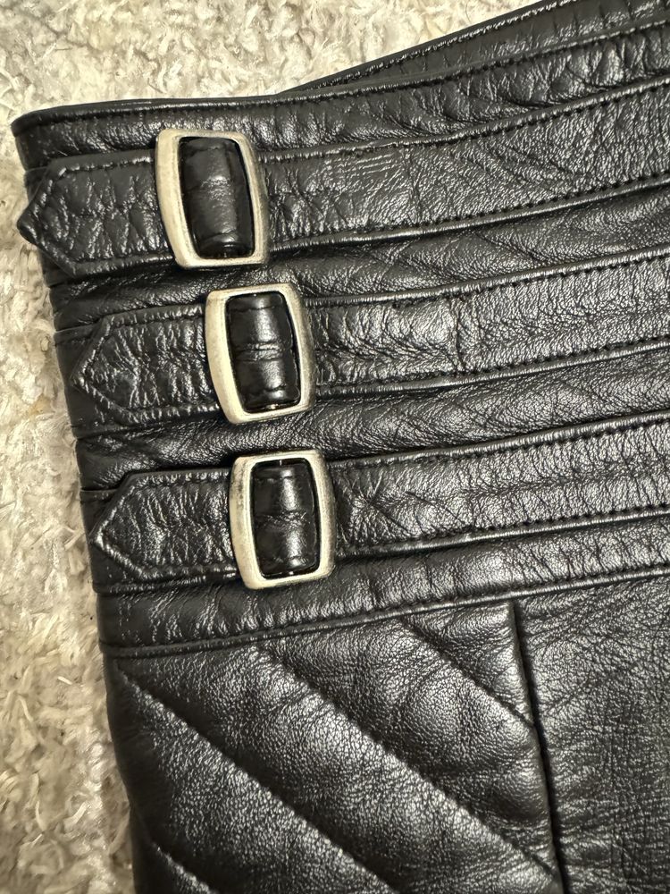 Міні спідниця Guess із натуральної шкіри