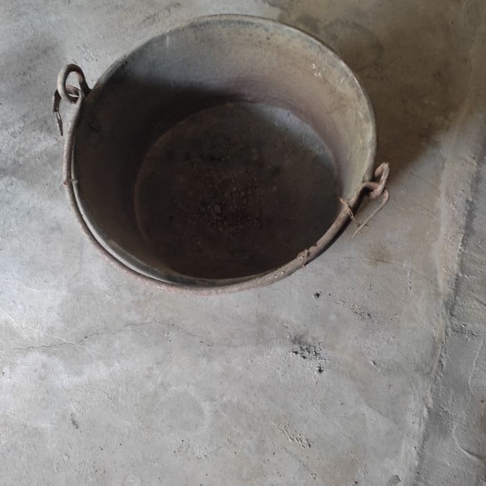 Caldeira antiga em cobre