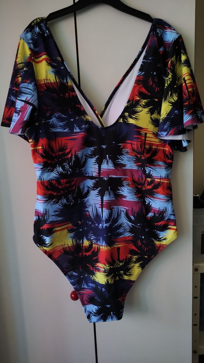 Conjunto de fato de banho e calções xxl novo