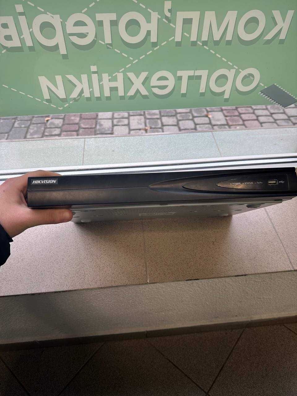 IP відеореєстратори (NVR) Hikivision DS-7608NI-E2 та DS-7616NI-K2/16P