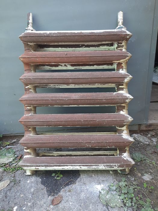 Продам чавуну  батарею опалення 50гр секція