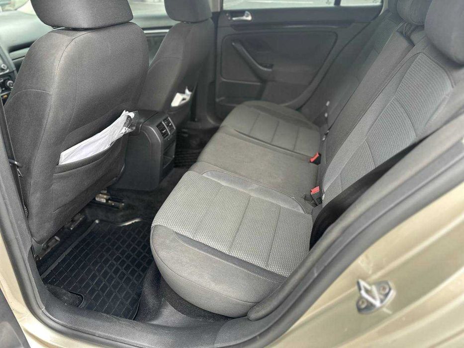 Продам Volkswagen Jetta 2012 автомат