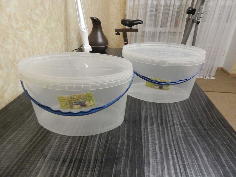 Пластиковое ведро эллипс для пищевых продуктов.