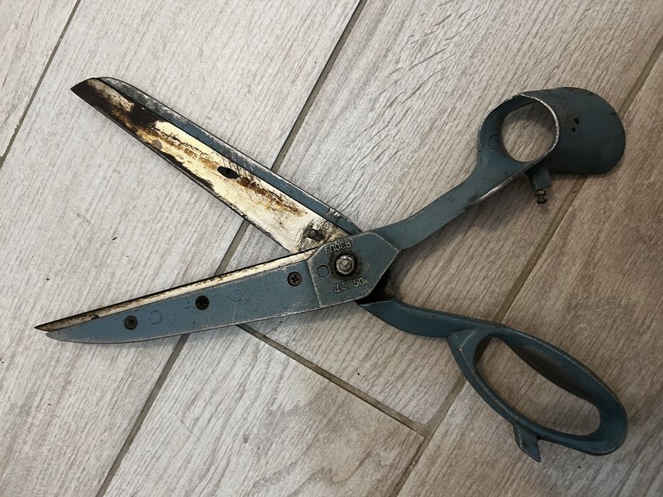 Stare radzieckie nożyce PRL