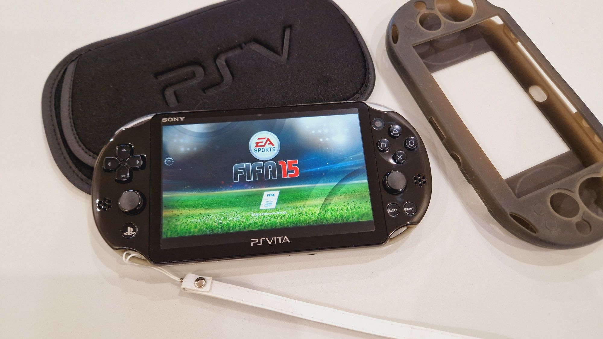 Sony Ps Vita Slim 64гиг с играми 67шт + 2 чехла!