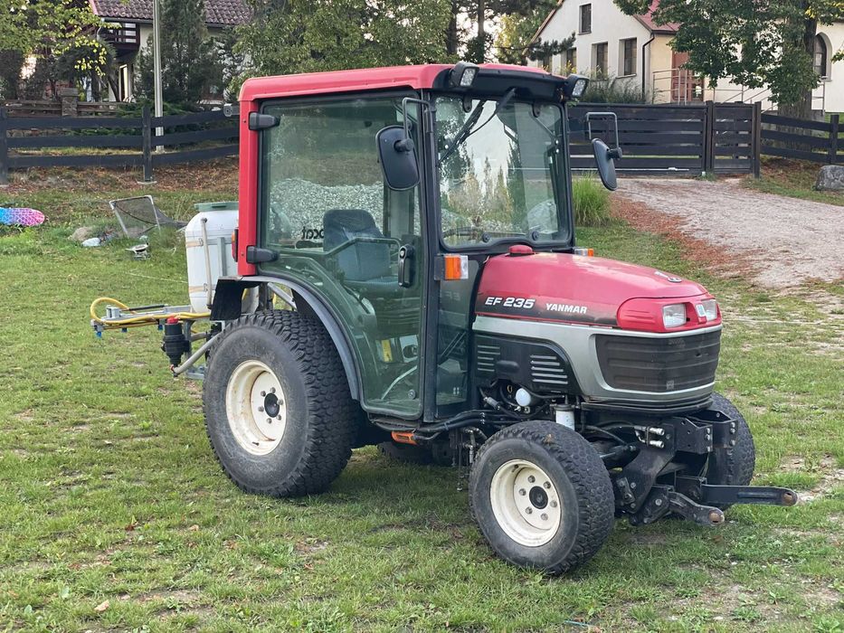 Ciągnik, traktor Yanmar EF 235 (2016) – wersja z kabiną