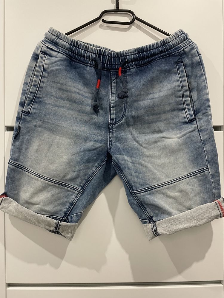 Krótkie spodenki jogger shorts Cropp