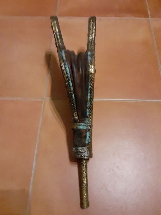 Fole alentejano - metal, madeira e pele