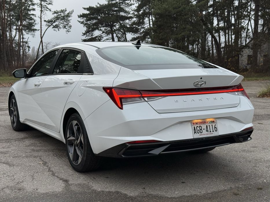 Hyundai Elantra 2021